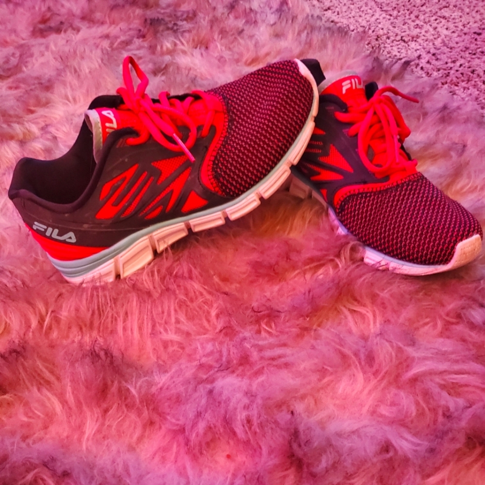 Women's fila running shoes sz 7 1/2